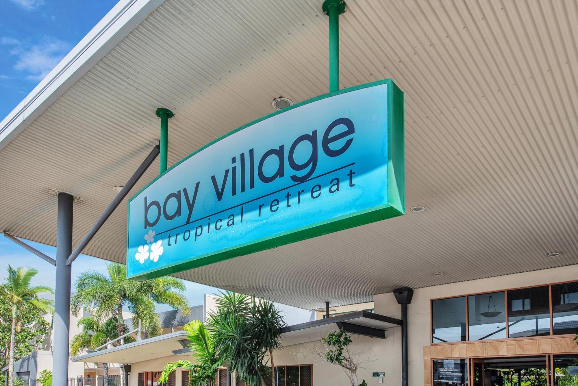 Bay Village Tropical Retreat & Apartments Cairns Exterior foto